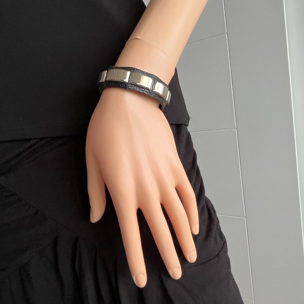 Leather bracelet